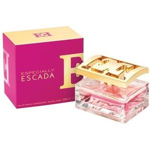 Trouvez votre parfum a rebais sur Le Royaume du parfum. Sélection exclusive de parfums designers authentiques et 100% originaux. Profitez des meilleures offres et des prix imbattables au Canada sur toute notre collection. Expédition rapide garantie par Le Royaume du Parfum.